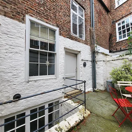 No 2 Precentors Court York